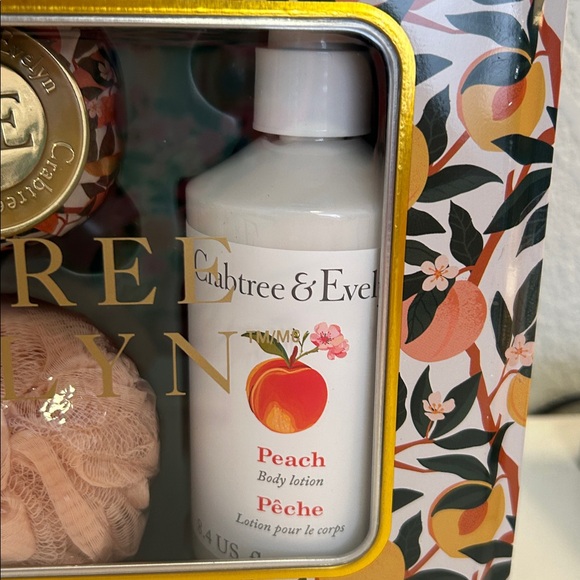 Crabtree & Evelyn Peach Body Wash Lotion Soap Sponge Shower Loofah 4 pc. Set - Picture 4 of 11